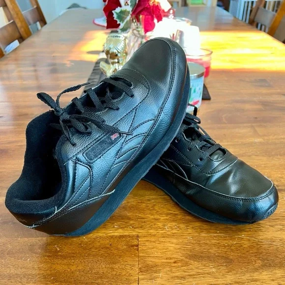 Reebok Classic Renaissance Sneaker in Black Size 9.5 X-Wide Unisex - Picture 9 of 16